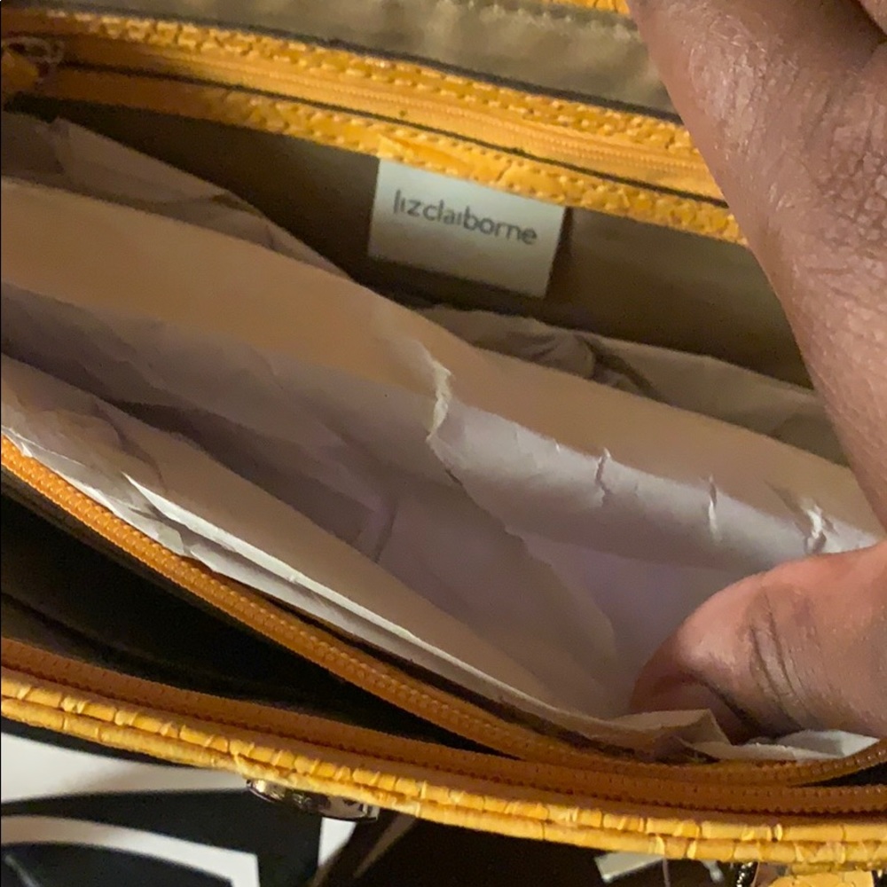 Handbag - Picture 5 of 5